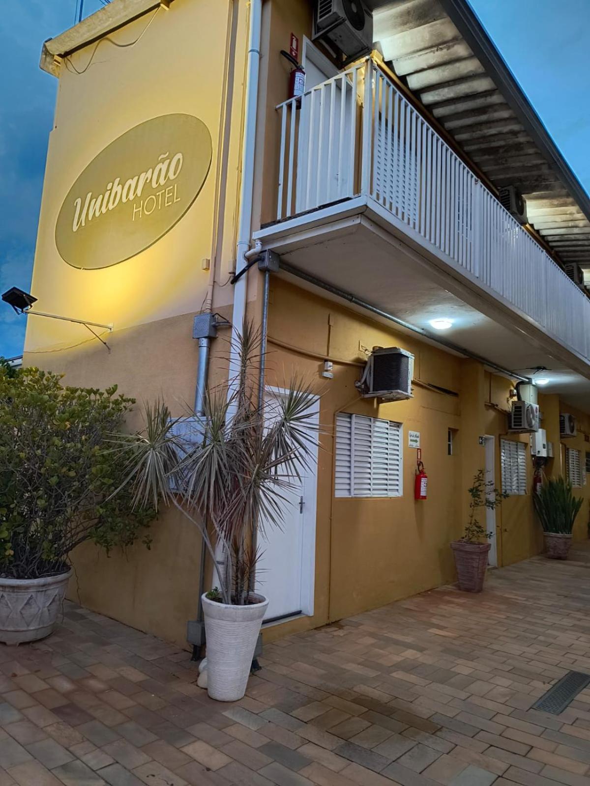 Unibarao Hotel -Proximo As Universidades Unicamp-Puc-Hospitais -Bancos-Restaurantes-Praca Capital -Shopping Dom Pedro - Expo Dom Pedro-Ceasa كامبيناس المظهر الخارجي الصورة